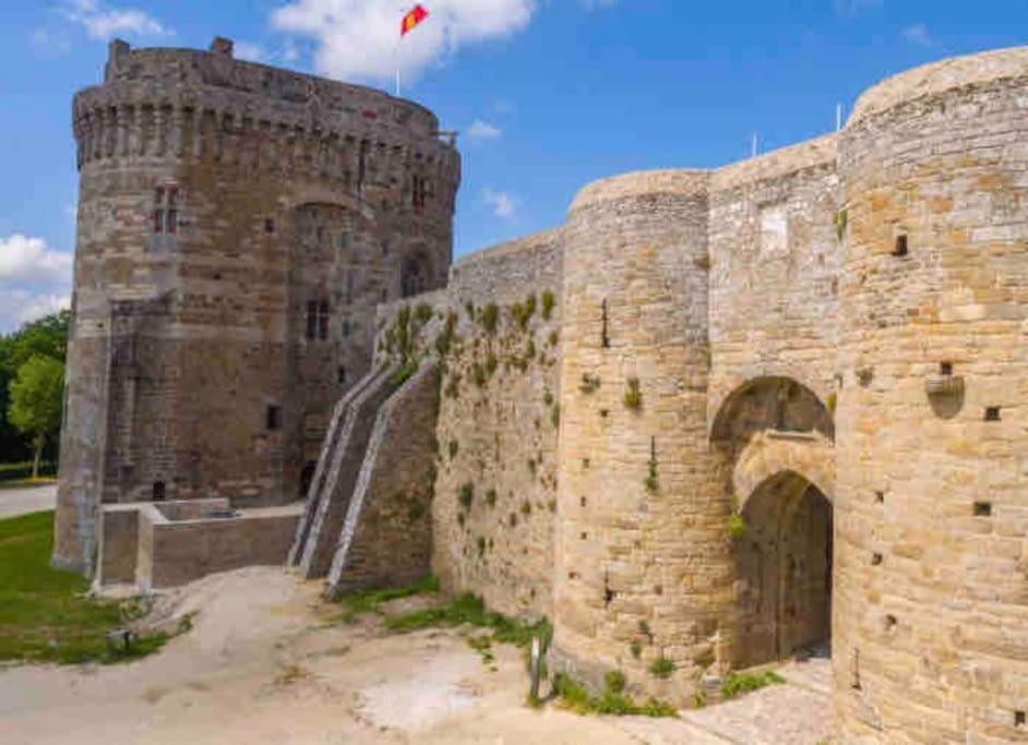 Appartement En Plein Coeur Historique De 디난 외부 사진