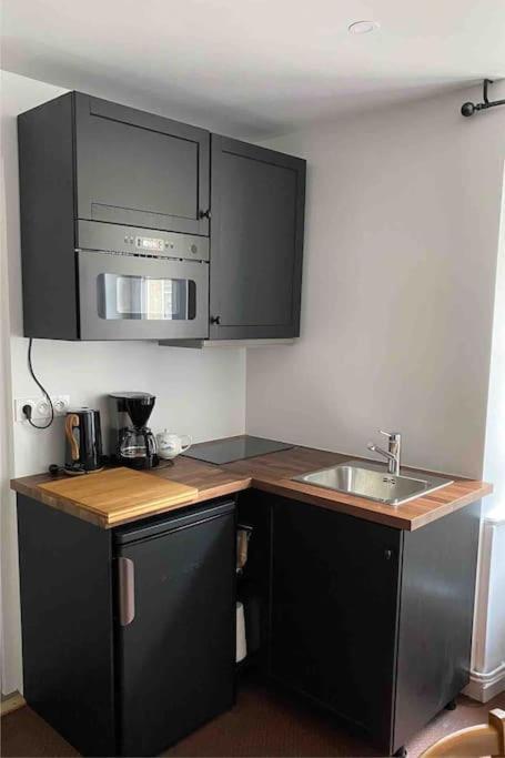 Appartement En Plein Coeur Historique De 디난 외부 사진